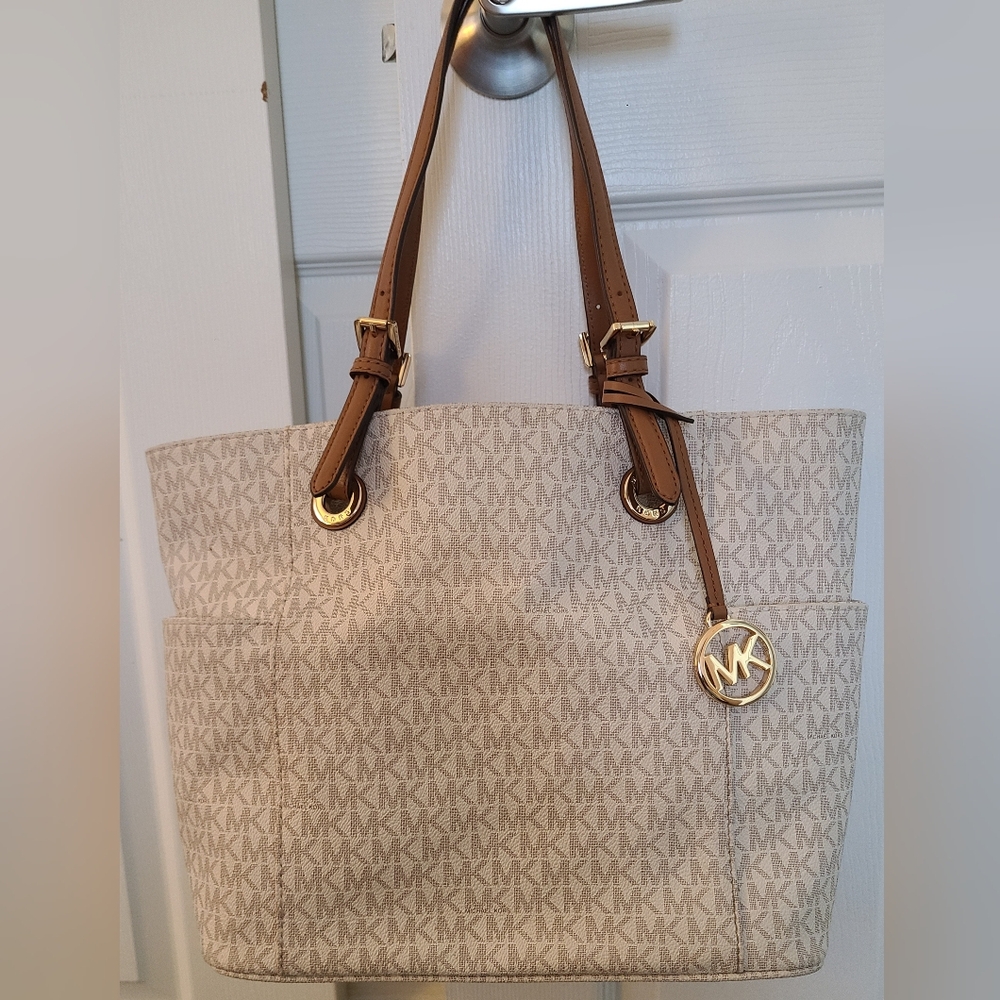 Michael Kors Signature Bag